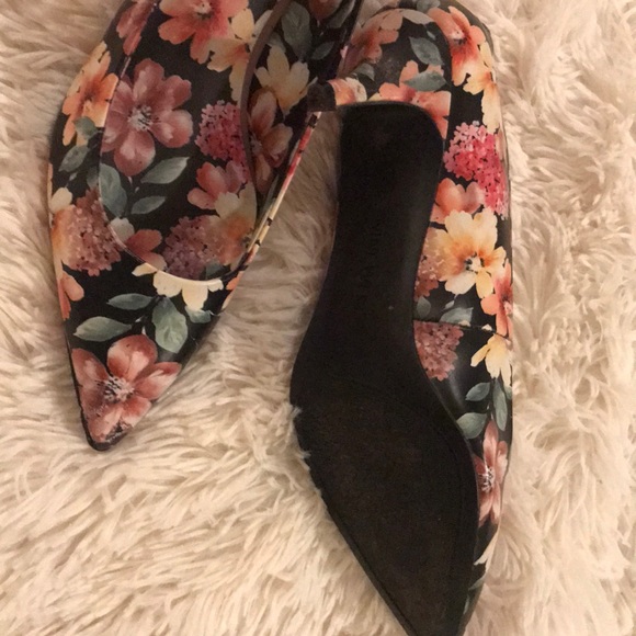 Nine West floral heels - Picture 2 of 5